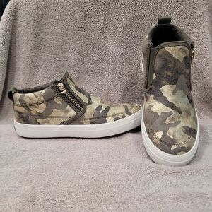 Sperry Crest Zip Leather Chukka